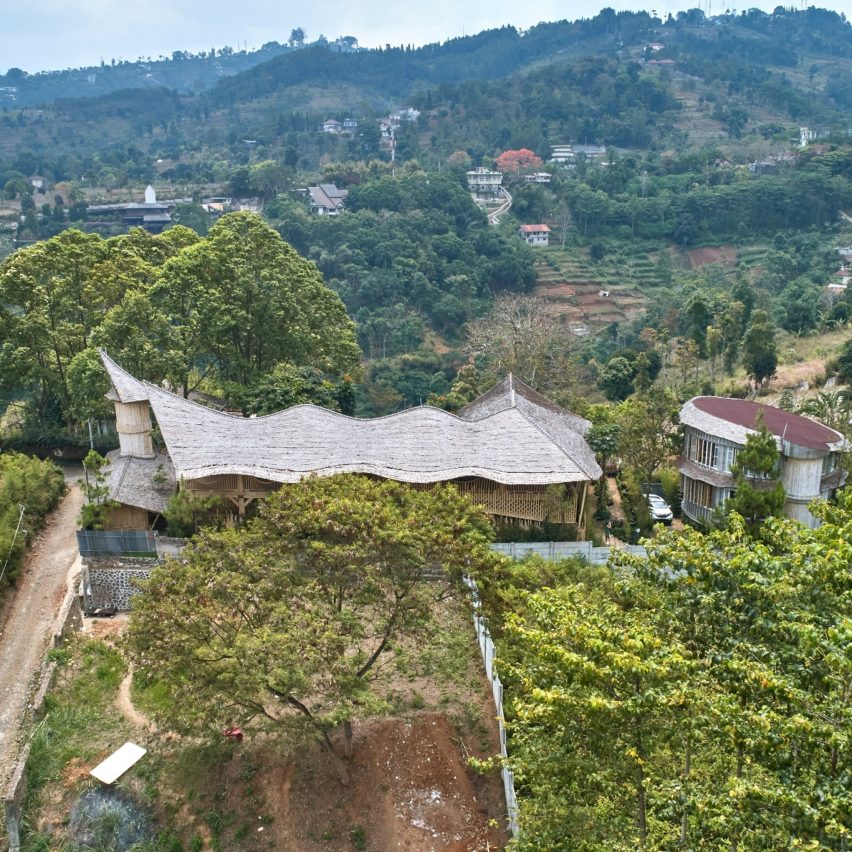 Piyandeling Artisan House by Realrich Architecture Workshop