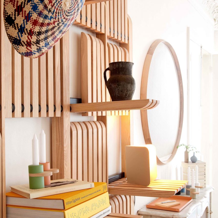 Gate Shelves by Svitanok