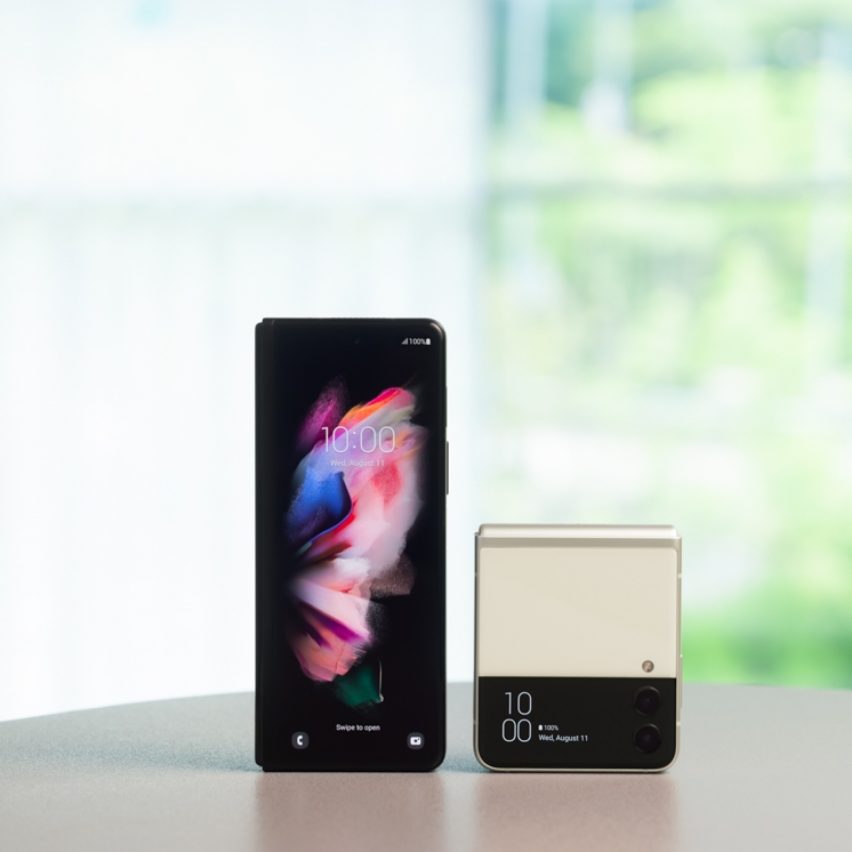 Samsung Galaxy Z Flip3 5G by Samsung