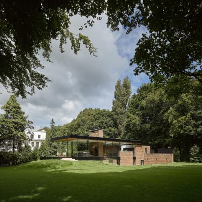 The Glass House by DK-Architects