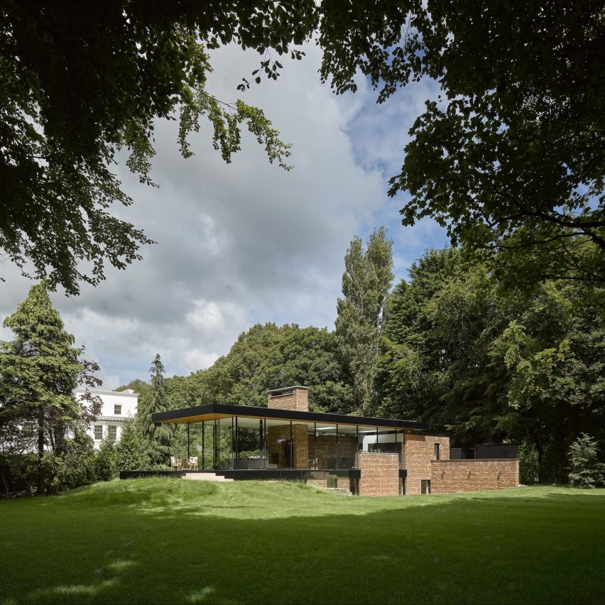 The Glass House by DK-Architects