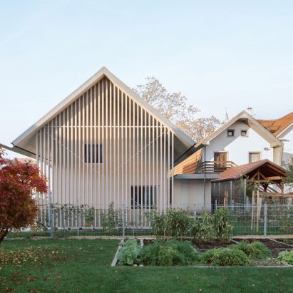 Image of the exterior of House MM