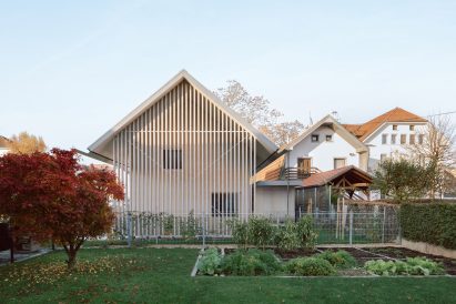 Image of the exterior of House MM and its surroundings