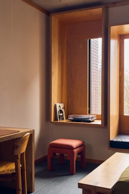Window nooks in guest rooms