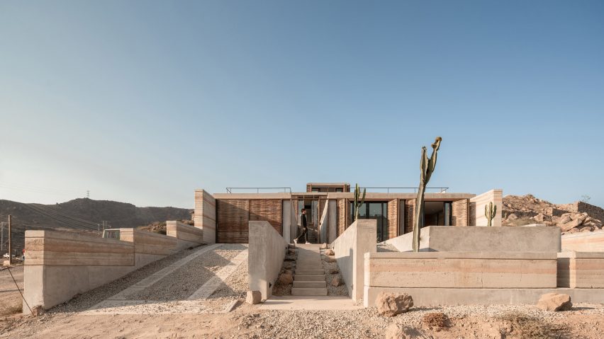 Rammed earth home in Mexico by Alfredo Navarro Tiznado