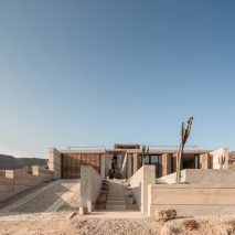 Rammed earth home in Mexico by Alfredo Navarro Tiznado