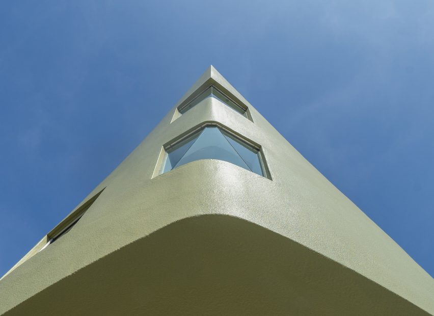 A+M House by Eric Owen Moss