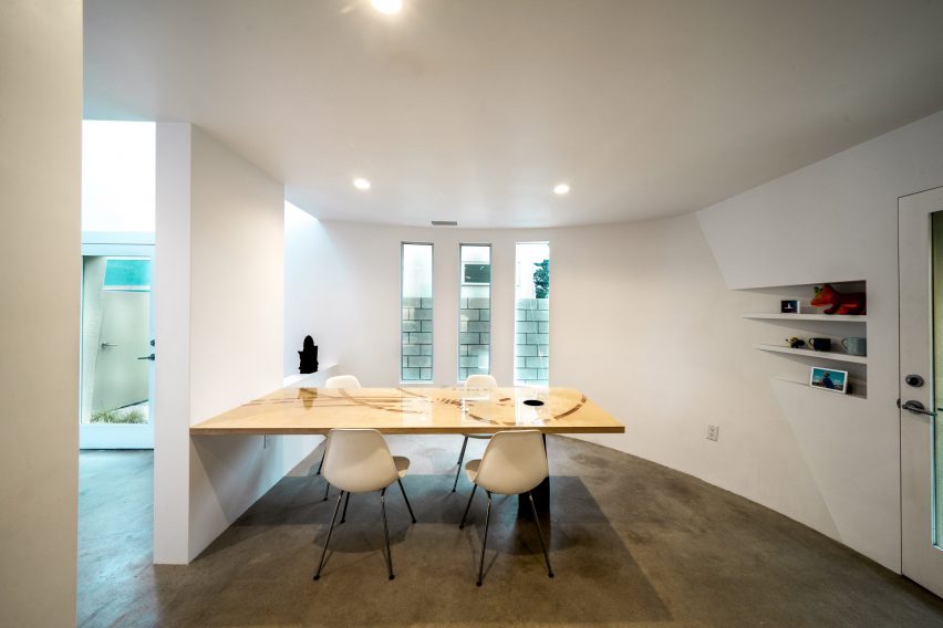A+M House by Eric Owen Moss