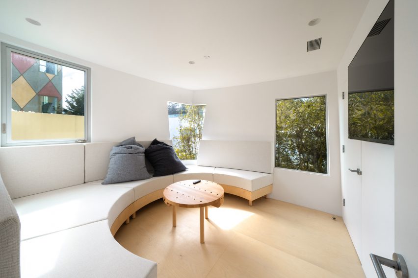 A+M House by Eric Owen Moss