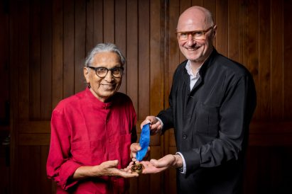 Balkrishna Doshi receiving the RIBA Royal Gold Medal