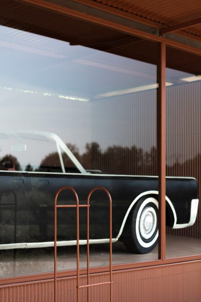 Lincoln car replica