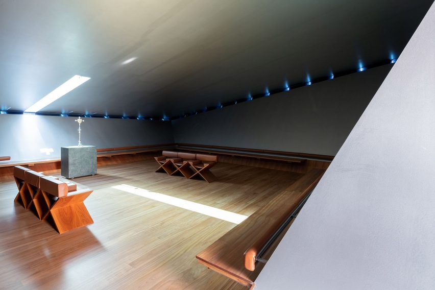 Interior of the Chapel of Eternal Light by Bernardo Rodrigues Architects