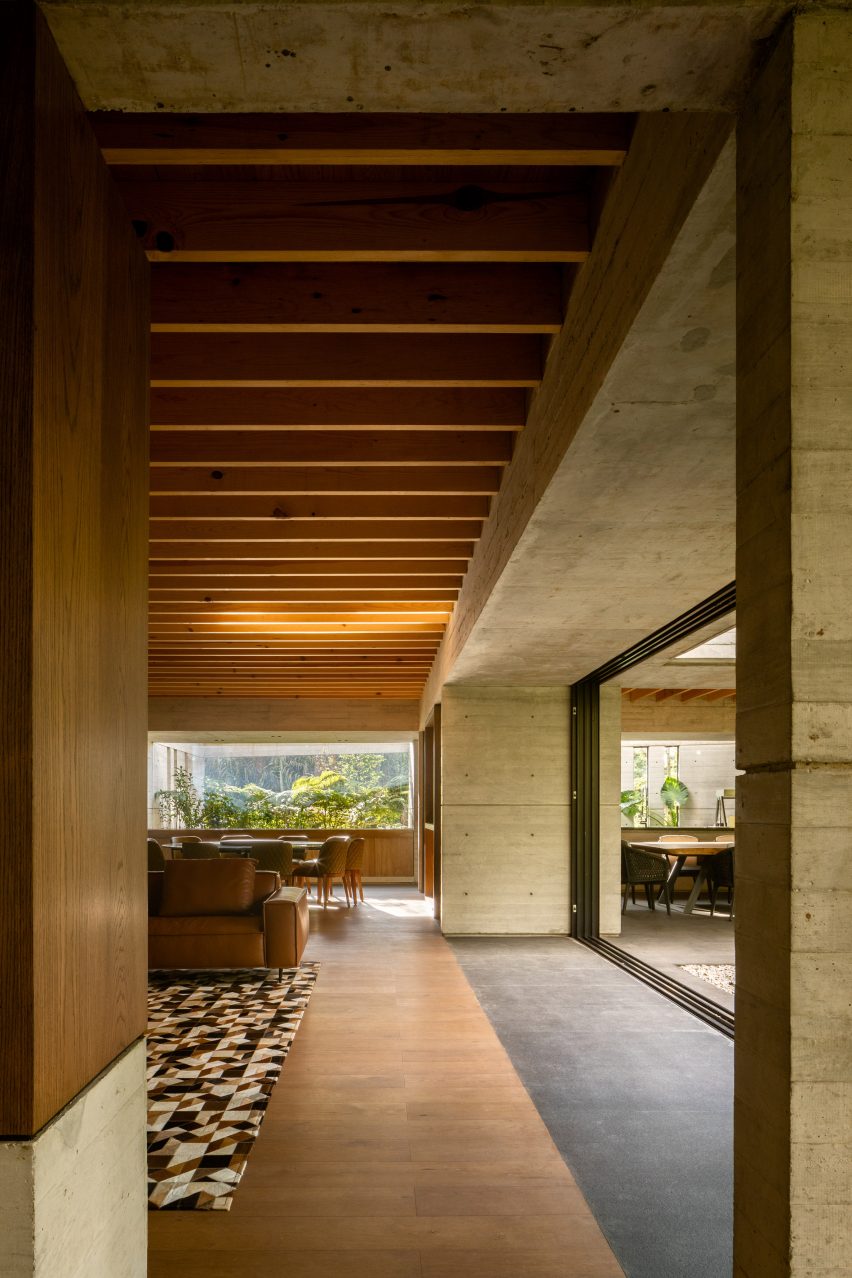 CRA House by Estudio MMX