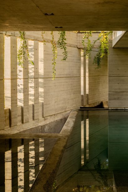 CRA House by Estudio MMX