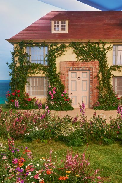 Image of a replica of Duncan Grants 17th century home