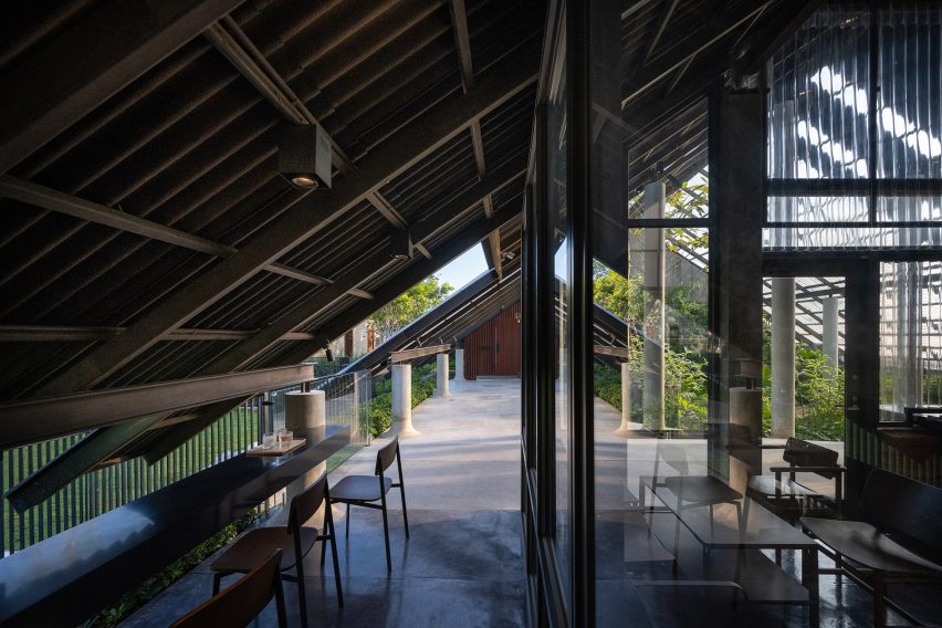 EKAR's Dog/Human House in Thailand