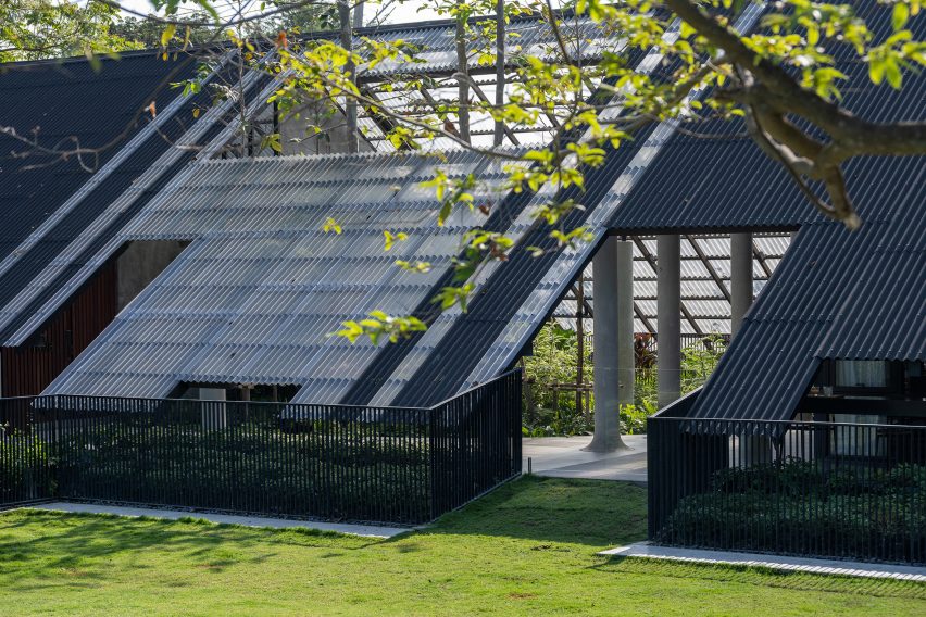 EKAR's Dog/Human House in Thailand