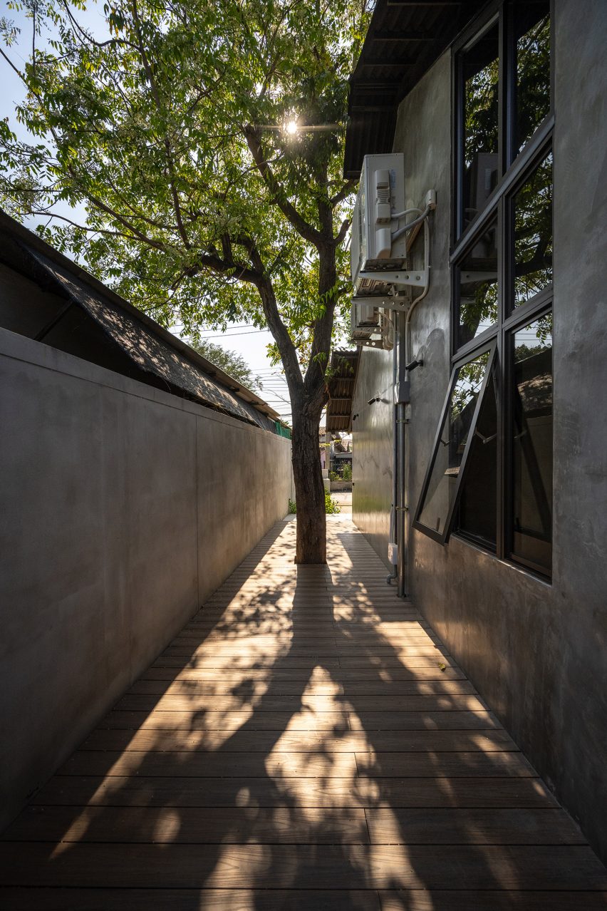 EKAR's Dog/Human House in Thailand