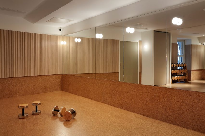 Fitness studio in Inhabit Queen's Gardens by Holland Harvey Architects