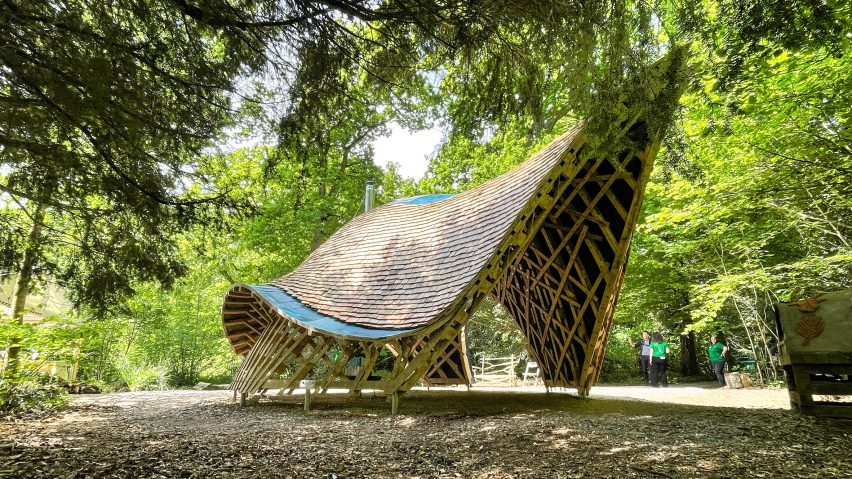 Timber shelter at Westonbirt arboretum by Invisible Studio 