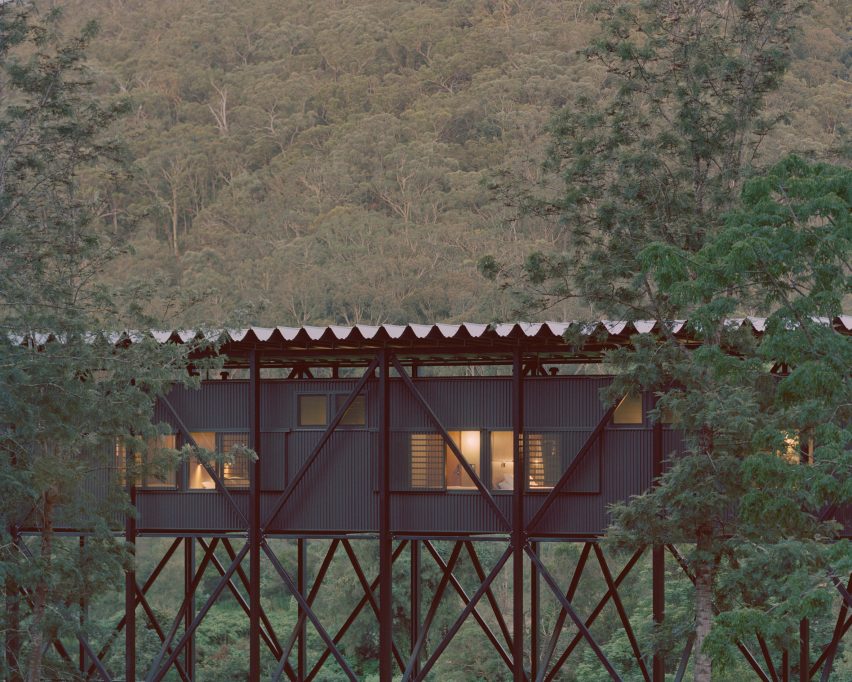 KTA completes Bundanon Art Museum in Australia with inhabitable flood bridge