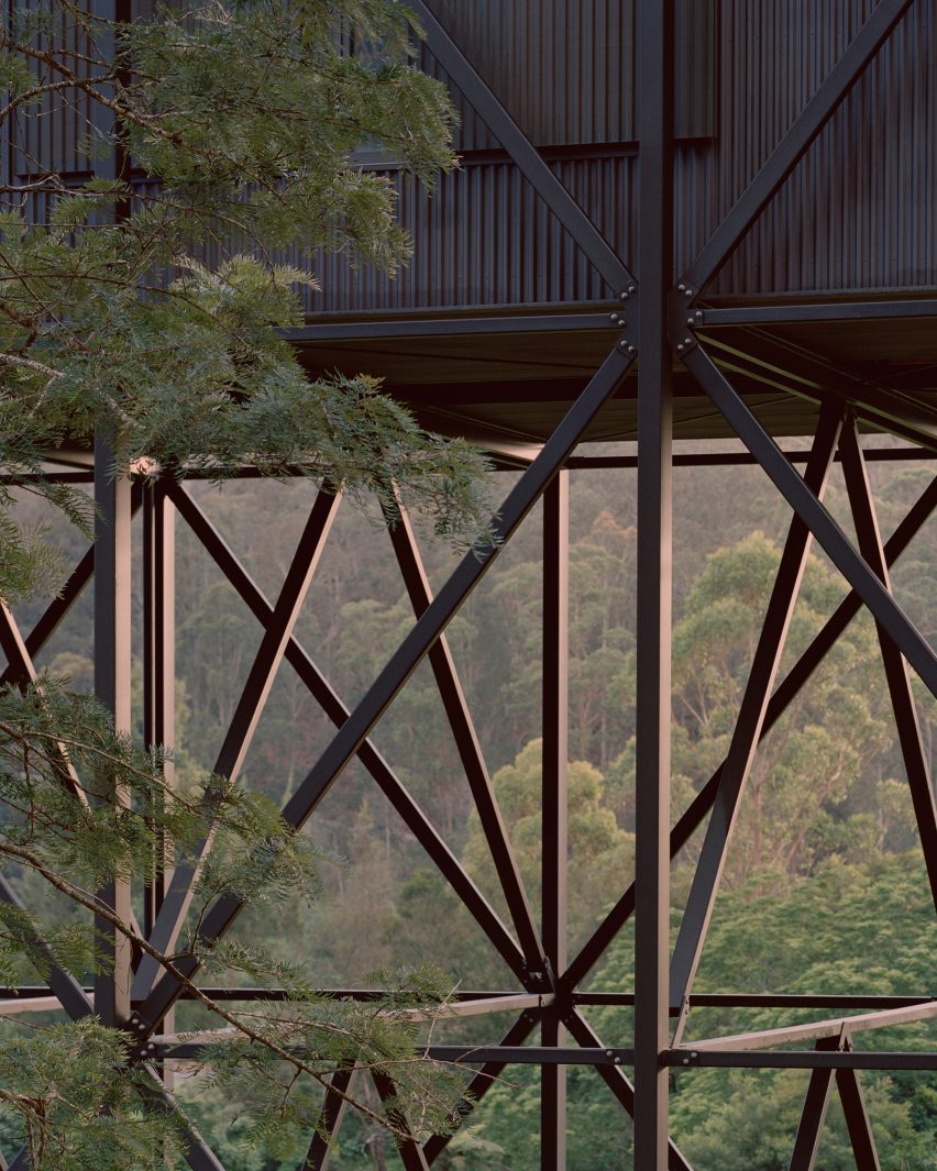 KTA completes Bundanon Art Museum in Australia with inhabitable flood bridge