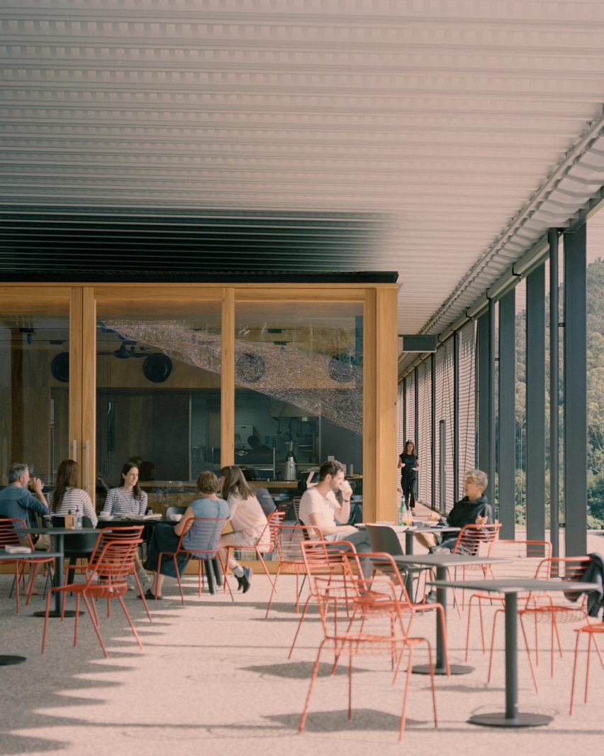 KTA completes Bundanon Art Museum in Australia with inhabitable flood bridge