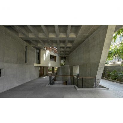 House of Voids by Malik Architecture