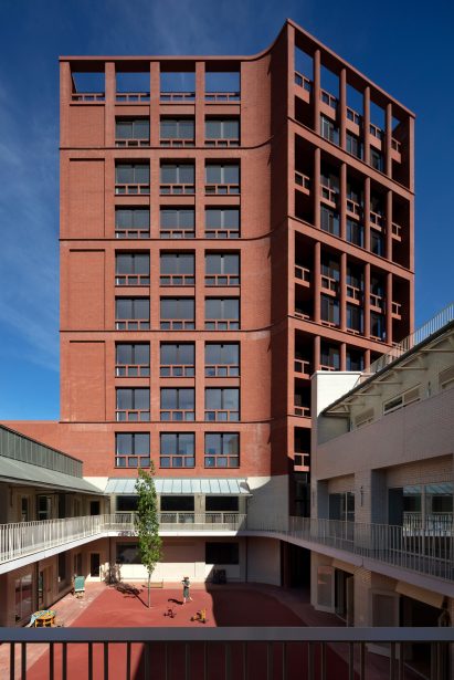 Exterior image of Henley Halebrown's 333 Kingsland Road which is shortlisted for the Neave Brown Award for Housing