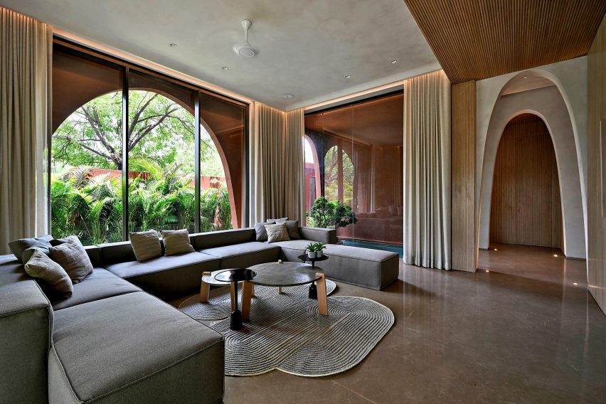 Mirai House of Arches is a home in India that was designed by Sanjay Puri Architects