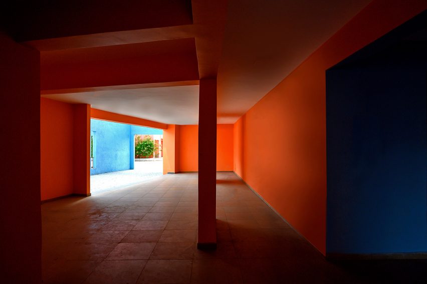 Housing complex by Sanjay Puri Architects
