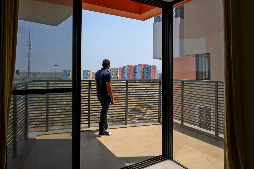 Housing complex by Sanjay Puri Architects