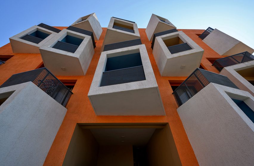 Housing complex by Sanjay Puri Architects