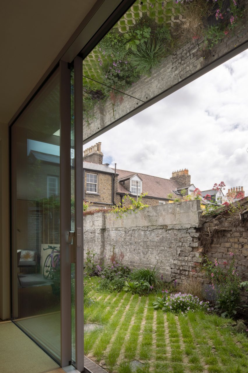 Dublin cottage extension by Scullion Architects