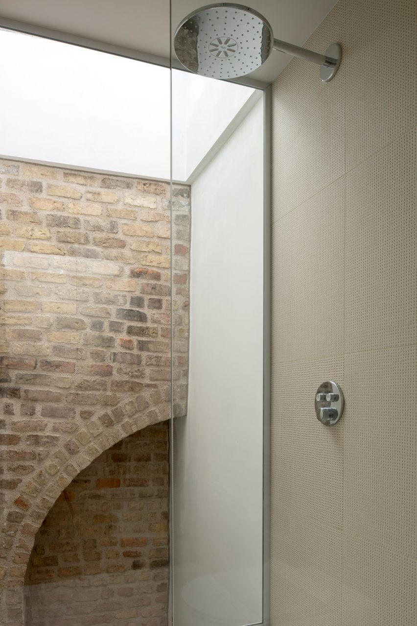 Dublin cottage extension by Scullion Architects