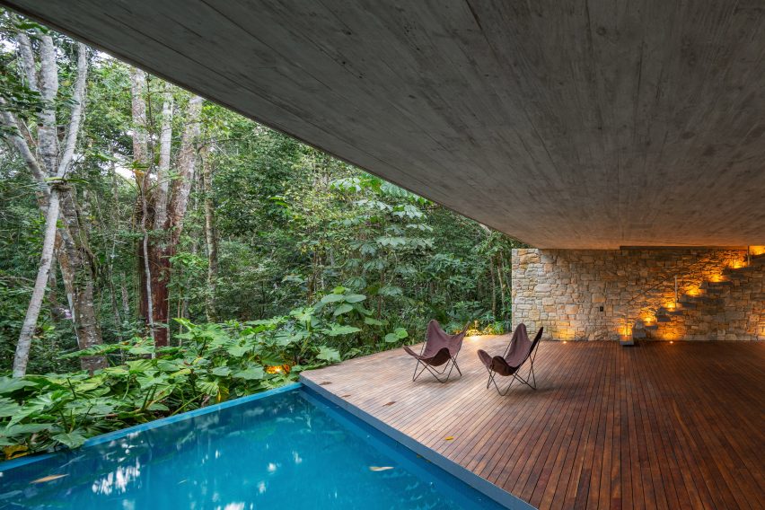 Ground floor deck of Casa Azul with swimming pool