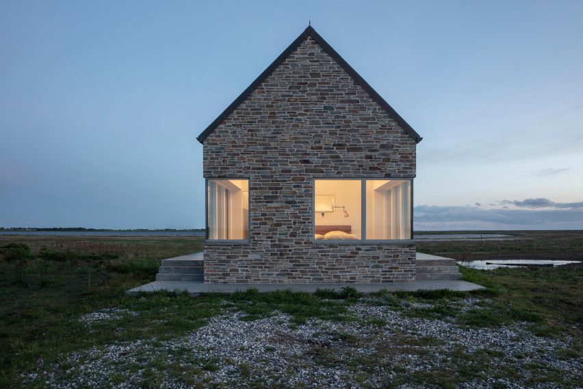 Exterior of Danish summerhouse by GinnerupArkitekter