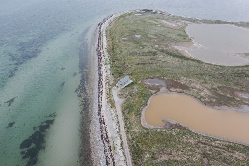 Aerial view of Danish summerhouse by GinnerupArkitekter