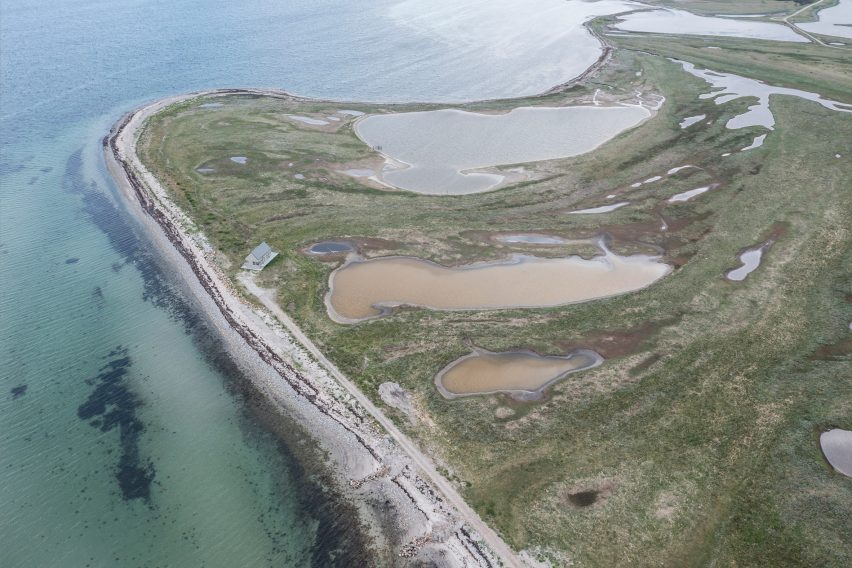 Aerial view of Danish summerhouse by GinnerupArkitekter
