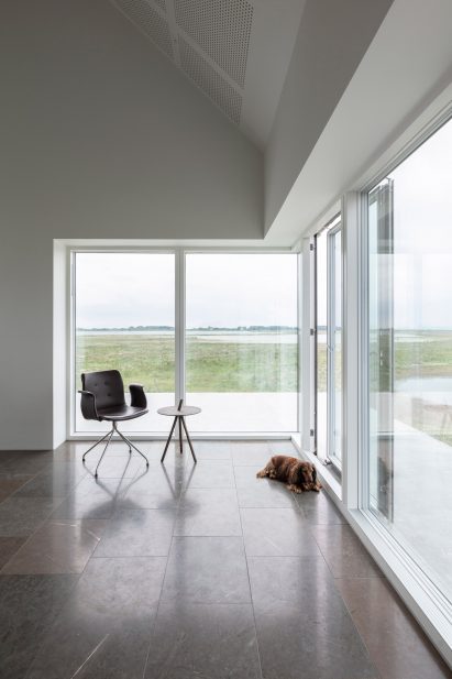 Interior of Danish summerhouse by GinnerupArkitekter