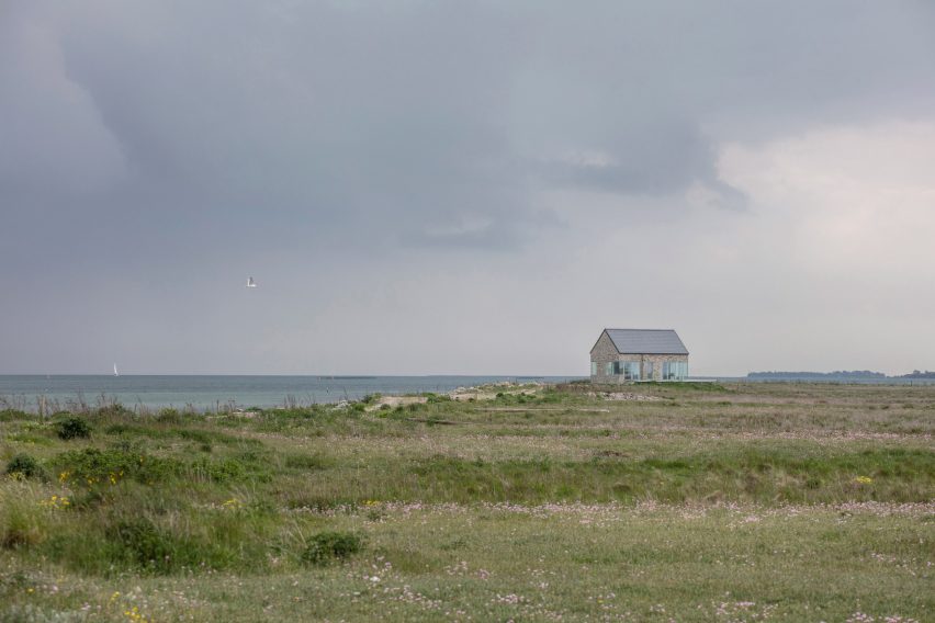 Exterior of Danish summerhouse by GinnerupArkitekter