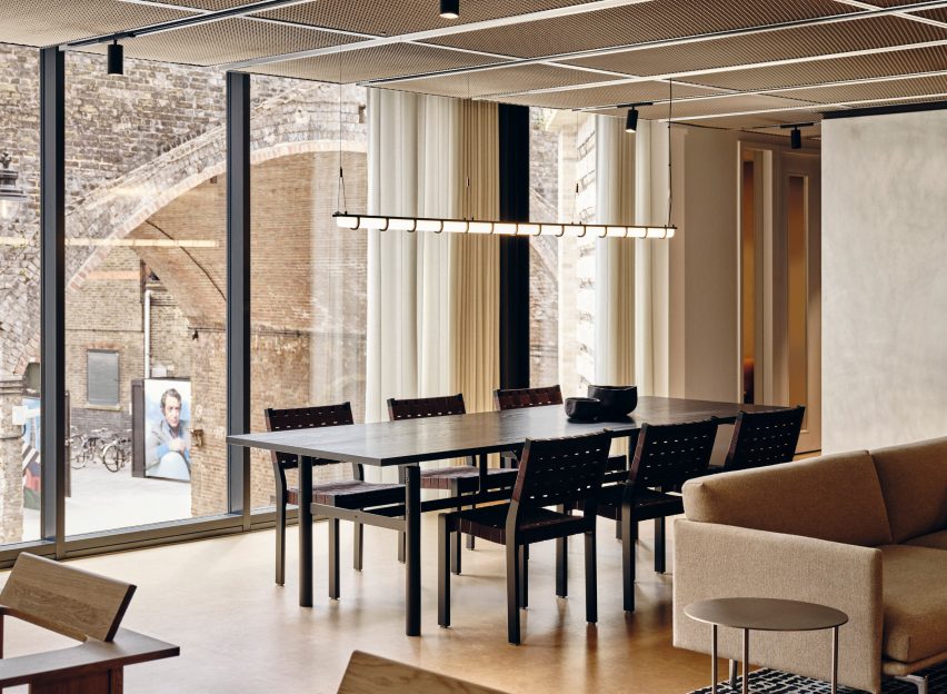 Meeting table in TOG at Borough Yards by Studio David Thulstrup