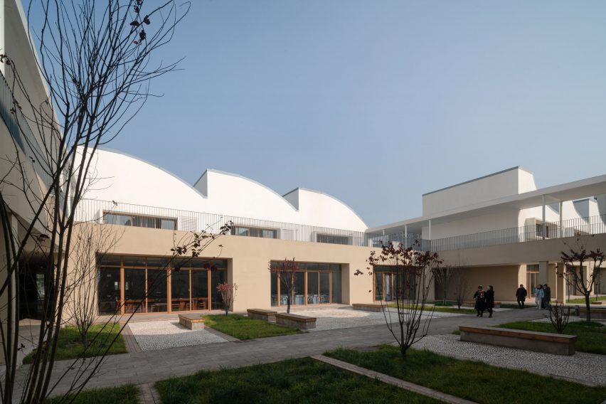 Quing Yi Jiang Road Elementary School by Trace Architecture Office