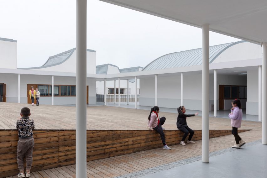 Quing Yi Jiang Road Elementary School by Trace Architecture Office