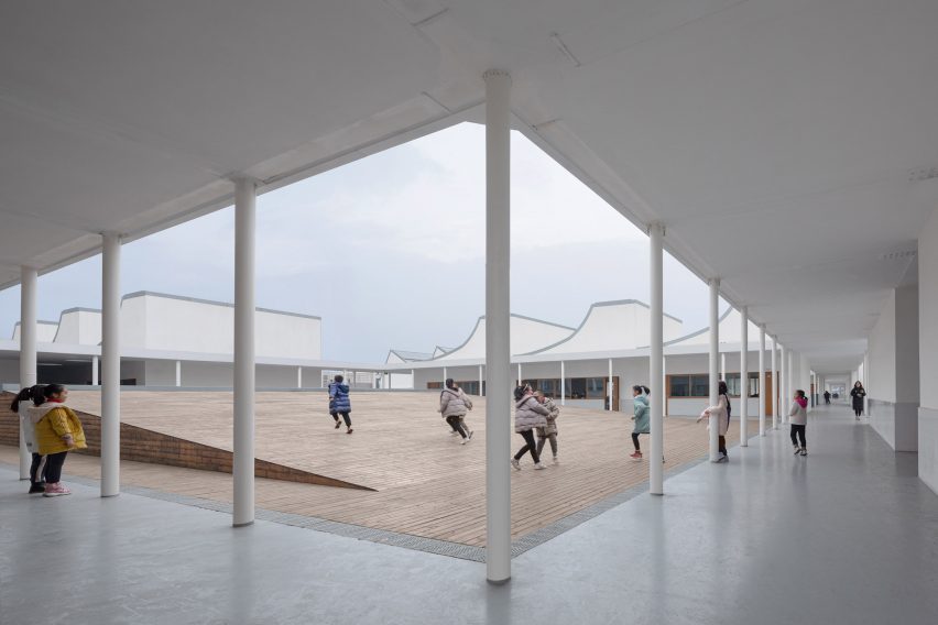 Quing Yi Jiang Road Elementary School by Trace Architecture Office