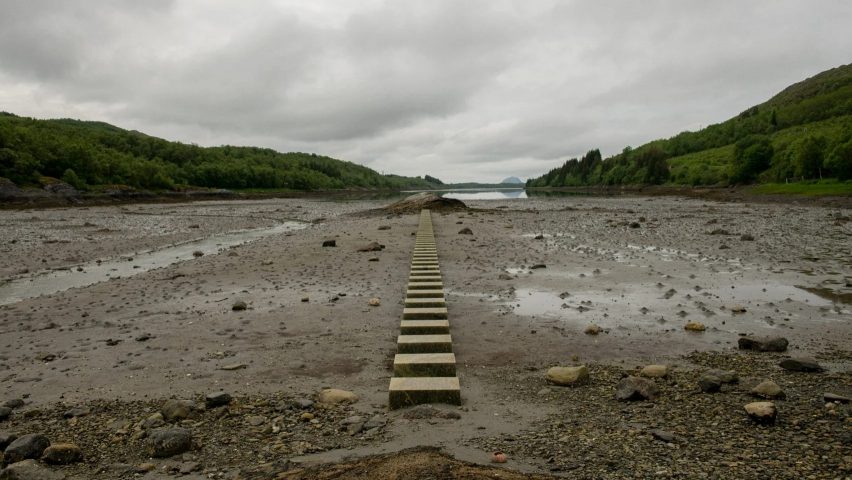 Snøhetta creates disappearing walkway on Traelvikosen Scenic Route