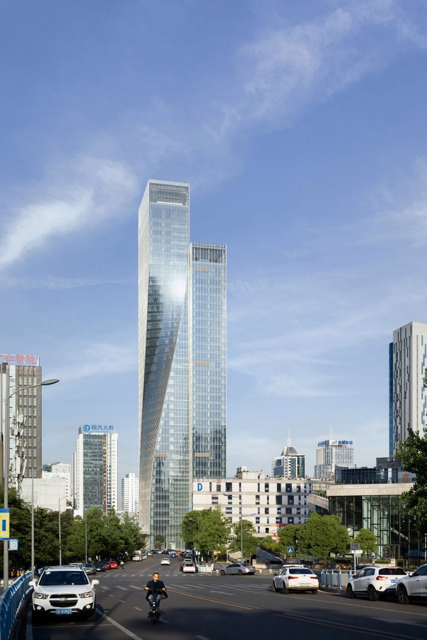 Twisted skyscraper in Chongqing by Aedas