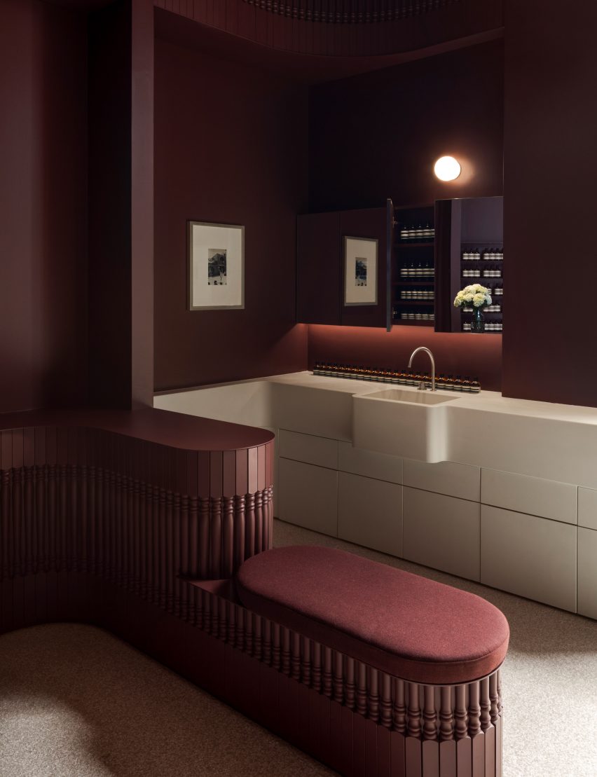 Sales counter and sink