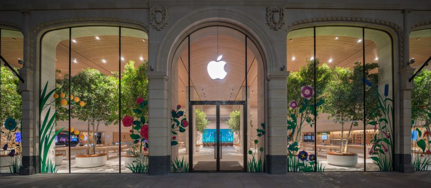 Apple Brompton Road in Knightsbridge, London, by Foster + Partners