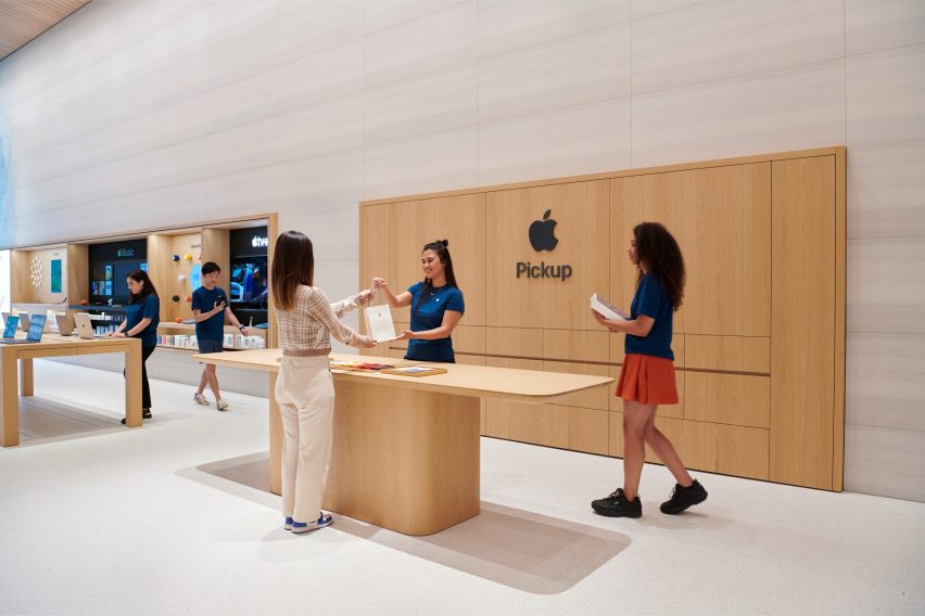 Apple Brompton Road in Knightsbridge, London, by Foster + Partners